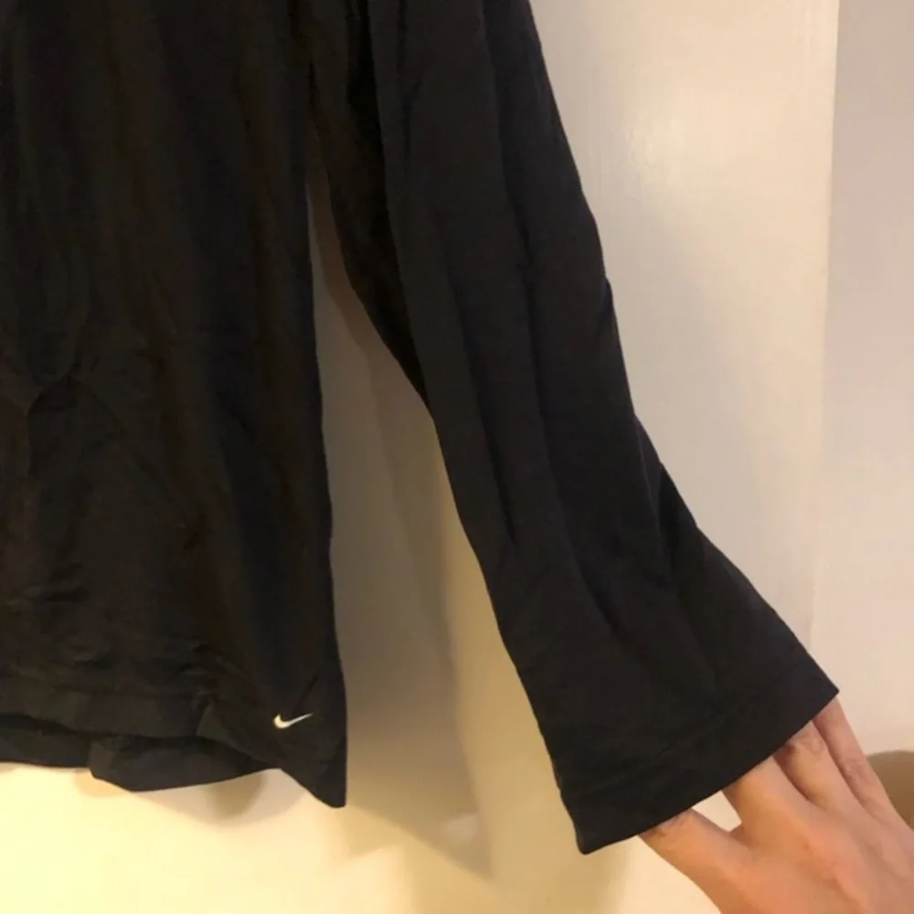 Nike Black Vneck Dri Fit L/XL seamless..